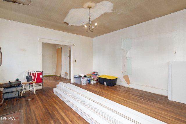 1411 E Unaka Ave, Johnson City, TN 37601 - unfurnished room with wood finished floors and a chandelier