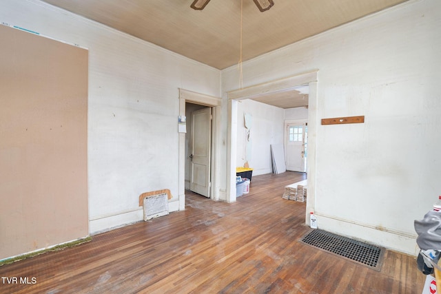 1411 E Unaka Ave, Johnson City, TN 37601 - empty room featuring wood finished floors and a ceiling fan