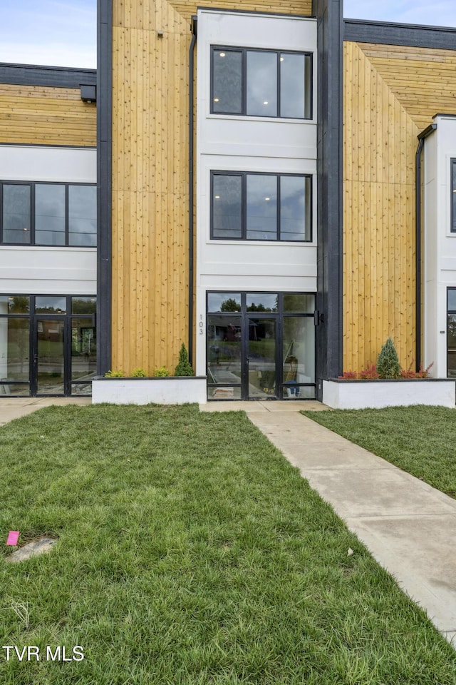 1533 Pactolas Rd Unit 107, Johnson City, TN 37604 - contemporary home with a front yard