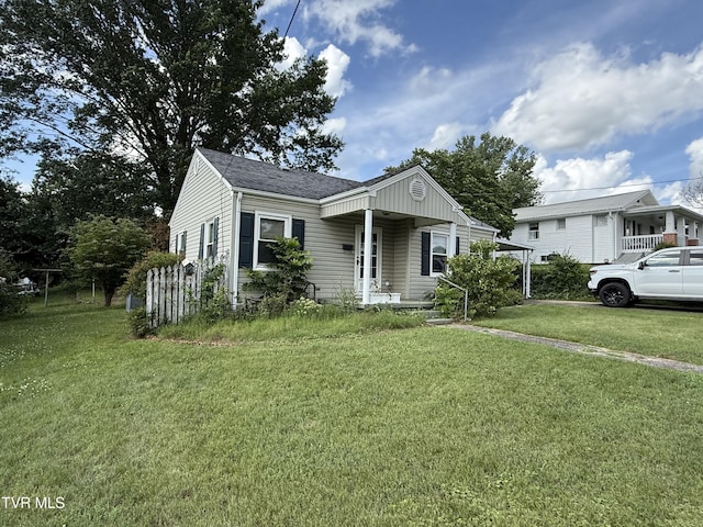 609 W D St, Elizabethton, TN 37643 - bungalow-style house with a front lawn and a shingled roof