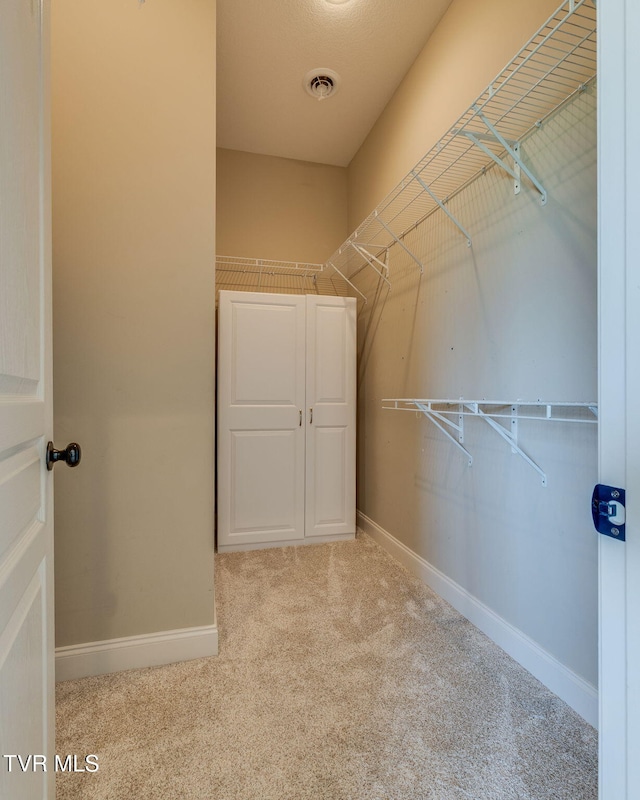 1645 Old Stagecoach Rd, Jonesborough, TN 37659 - spacious closet featuring carpet