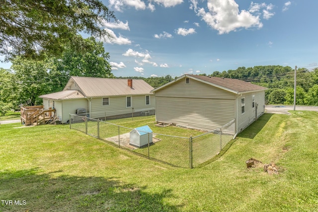 2642 Broad St, Bristol, TN 37620 - back of property with a wooden deck