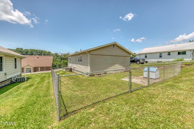 2642 Broad St, Bristol, TN 37620 - view of yard