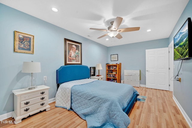 788 Watauga Rd, Watauga, TN 37694 - bedroom with light wood finished floors, a ceiling fan, and recessed lighting