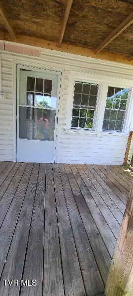 1814 Park St, Kingsport, TN 37664 - view of wooden deck