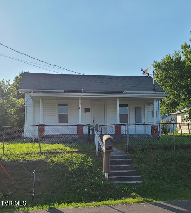1814 Park St, Kingsport, TN 37664 - view of front of home featuring a porch and a fenced front yard