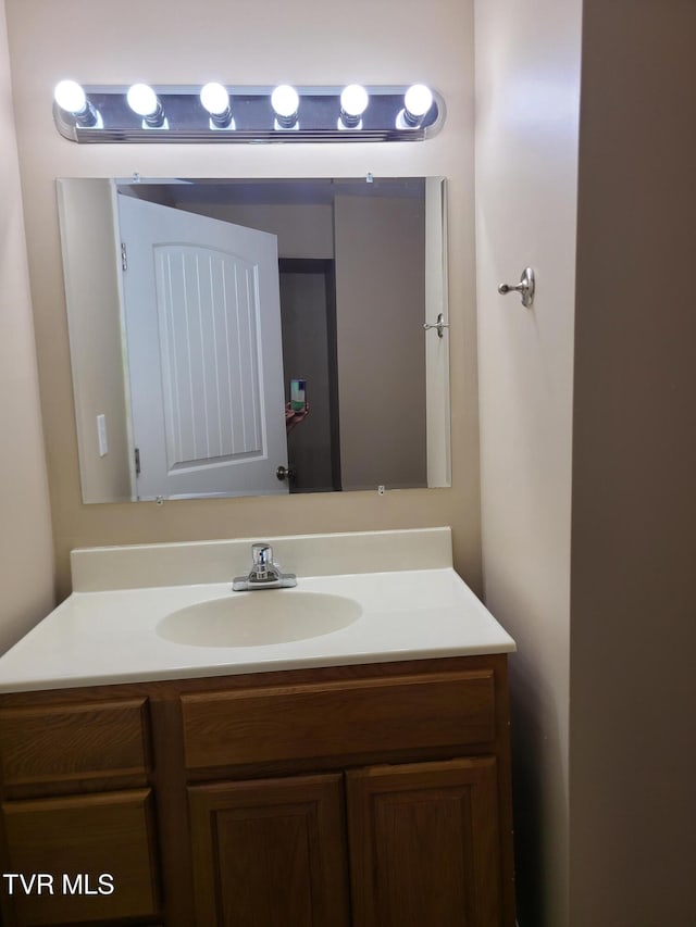 1814 Park St, Kingsport, TN 37664 - bathroom featuring vanity