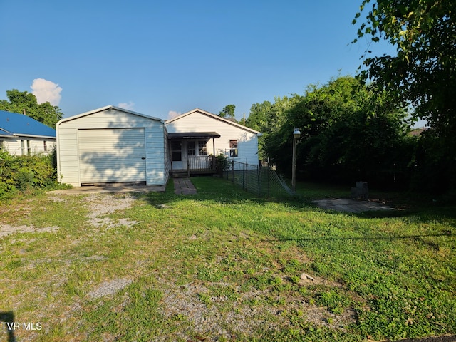 1814 Park St, Kingsport, TN 37664 - view of yard with an outbuilding and a garage