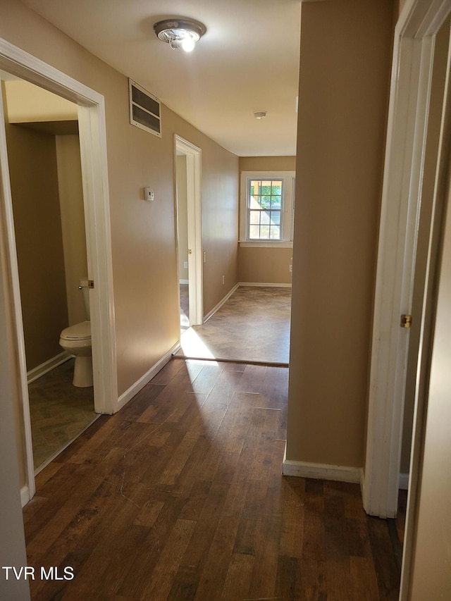 1814 Park St, Kingsport, TN 37664 - corridor featuring dark wood-style flooring and baseboards