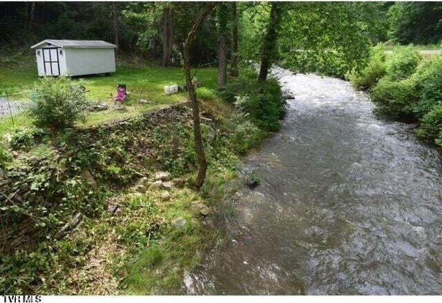 500 Guy Lloyd Rd, Erwin, TN 37650 - view of yard with a storage shed