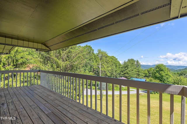 119 Orchard Meadows Ln, Roan Mountain, TN 37687 - deck with a yard