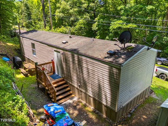 904 Briar Fork Rd, Bean Station, TN 37708 - view of side of home featuring roof with shingles