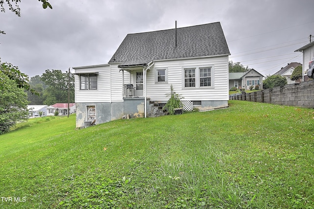 1230 Carolina Ave, Bristol, TN 37620 - back of house featuring a shingled roof