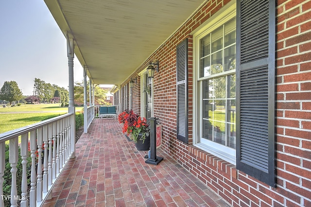 6054 Old Jonesboro Rd, Bristol, TN 37620 - view of covered porch