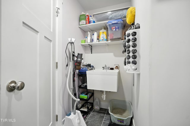 162 Bob Ford Rd, Jonesborough, TN 37659 - laundry room featuring a sink