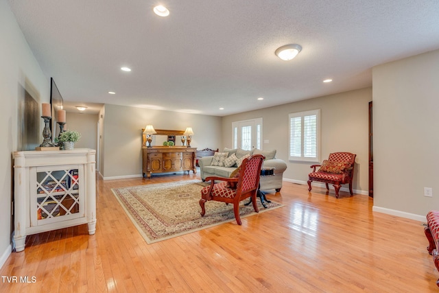 19275 Wyndale Rd, Abingdon, VA 24210 - living room with light wood finished floors and recessed lighting
