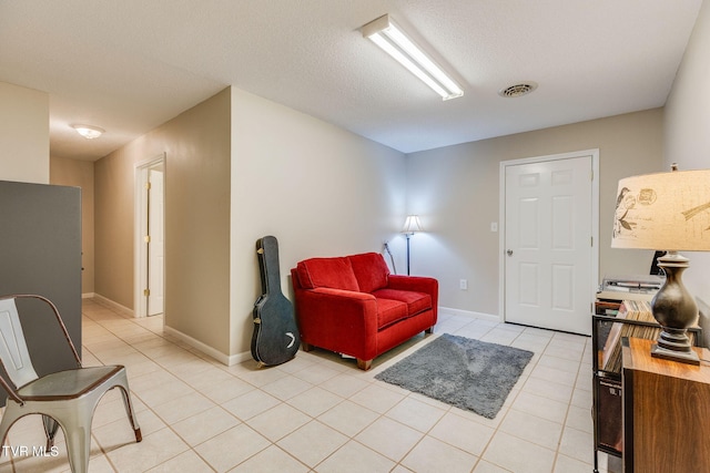 19275 Wyndale Rd, Abingdon, VA 24210 - sitting room with light tile patterned flooring and baseboards