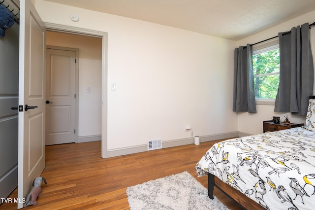 101 Ridgewood Dr, Bristol, TN 37620 - bedroom with light wood-type flooring and baseboards