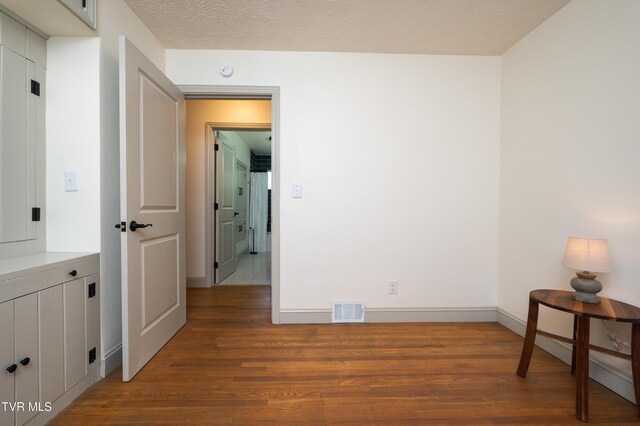 101 Ridgewood Dr, Bristol, TN 37620 - empty room featuring wood finished floors and baseboards