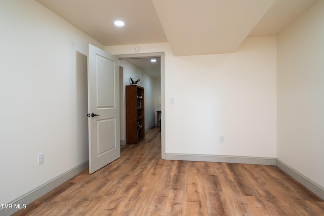 101 Ridgewood Dr, Bristol, TN 37620 - spare room featuring wood finished floors and recessed lighting