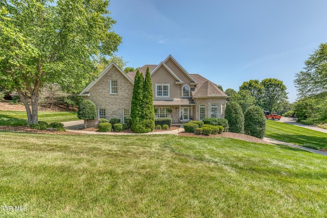 3 Chestnut Ridge Ct, Jonesborough, TN 37659 - traditional home with a front yard and stucco siding