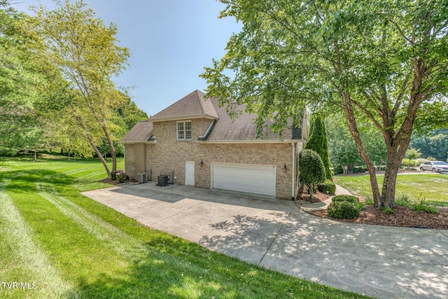 3 Chestnut Ridge Ct, Jonesborough, TN 37659 - view of property exterior featuring driveway, a shingled roof, a yard, and brick siding