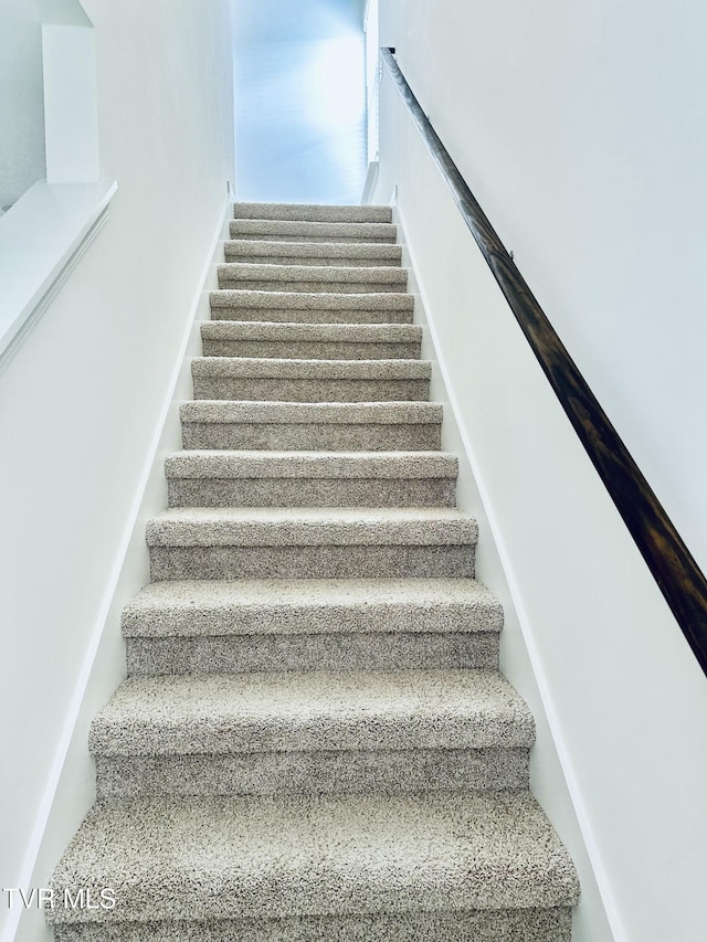 1461 Gress Mag Mtn, Kingsport, TN 37660 - view of stairs
