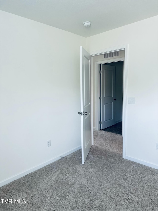 1461 Gress Mag Mtn, Kingsport, TN 37660 - empty room featuring carpet and a smoke detector