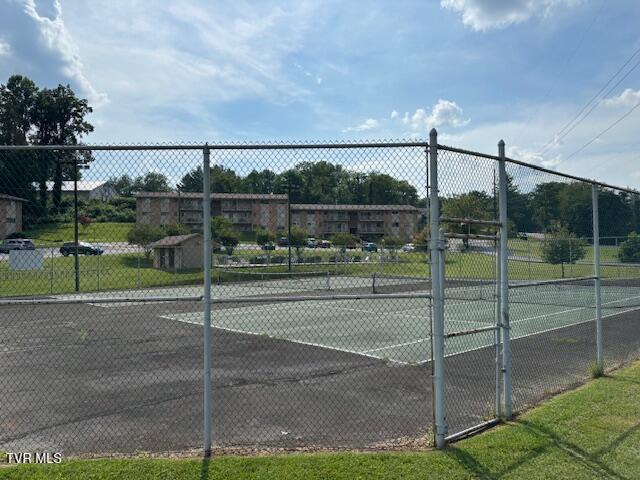 1145 Carriage Cir Unit 204, Bristol, VA 24201 - view of tennis court