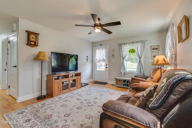210 Anderson Rd, Johnson City, TN 37601 - living room with wood finished floors and ceiling fan