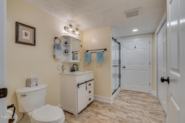 210 Anderson Rd, Johnson City, TN 37601 - full bathroom featuring a textured ceiling, vanity, and a shower with shower curtain