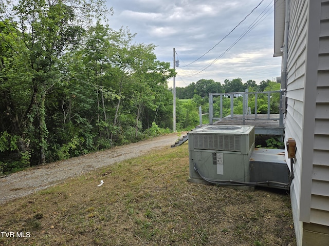 5875 Blue Springs Pkwy, Mosheim, TN 37818 - view of yard