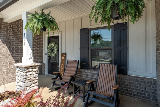187 Tanners Cv, Johnson City, TN 37615 - view of covered porch