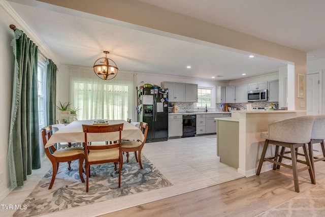1136 W Shipley Ferry Rd, Kingsport, TN 37663 - dining area featuring a chandelier, recessed lighting, and light wood-type flooring