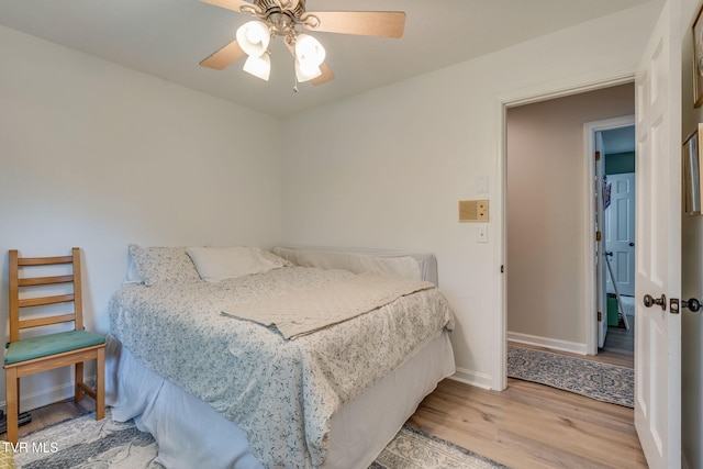 1136 W Shipley Ferry Rd, Kingsport, TN 37663 - bedroom with light wood-style floors and ceiling fan