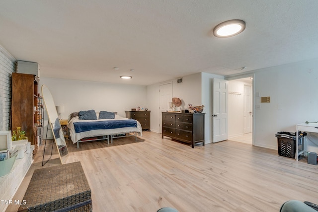 1136 W Shipley Ferry Rd, Kingsport, TN 37663 - bedroom with light wood-style flooring and arched walkways
