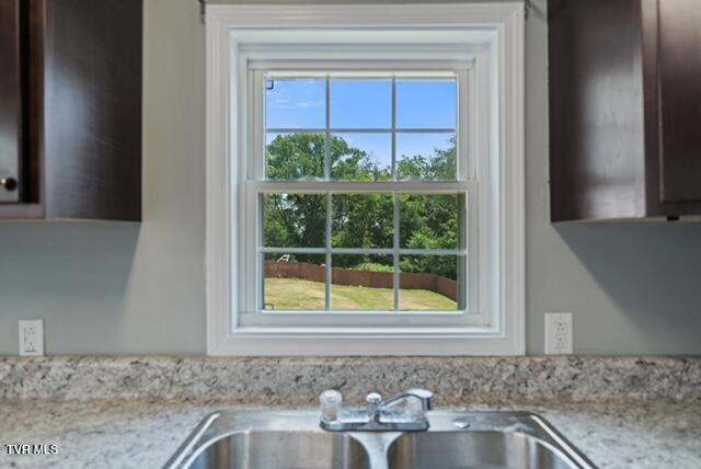 718 N Main St, Greeneville, TN 37745 - photo 2