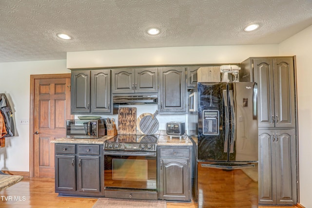 400 Heatherview Ct, Kingsport, TN 37663 - kitchen with black appliances, light wood-style floors, under cabinet range hood, gray cabinets, and recessed lighting