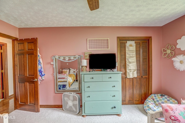 400 Heatherview Ct, Kingsport, TN 37663 - bedroom with carpet, a textured ceiling, and ceiling fan