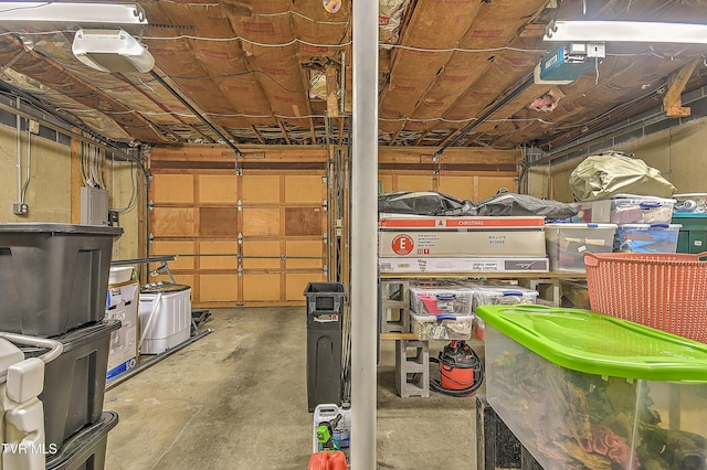 190 Sycamore Cir, Jonesborough, TN 37659 - garage with a garage door opener