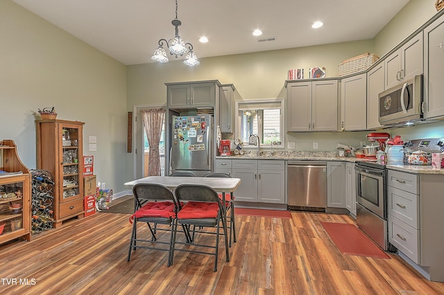 190 Sycamore Cir, Jonesborough, TN 37659 - kitchen featuring stainless steel appliances, gray cabinets, light wood-style floors, and recessed lighting