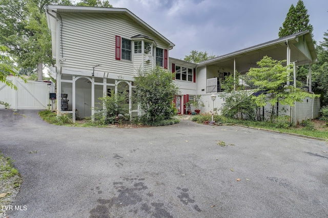 1710 Sundale Rd, Johnson City, TN 37604 - view of front of house with a gate and asphalt driveway