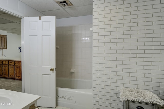 1710 Sundale Rd, Johnson City, TN 37604 - full bath with a drop ceiling, vanity, and  shower combination