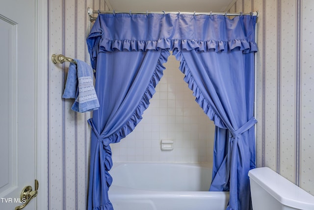 1710 Sundale Rd, Johnson City, TN 37604 - full bath featuring wallpapered walls and shower / tub combo with curtain