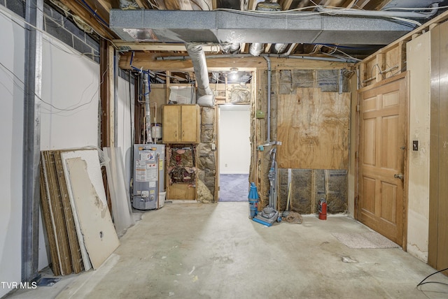 1710 Sundale Rd, Johnson City, TN 37604 - unfinished basement with water heater