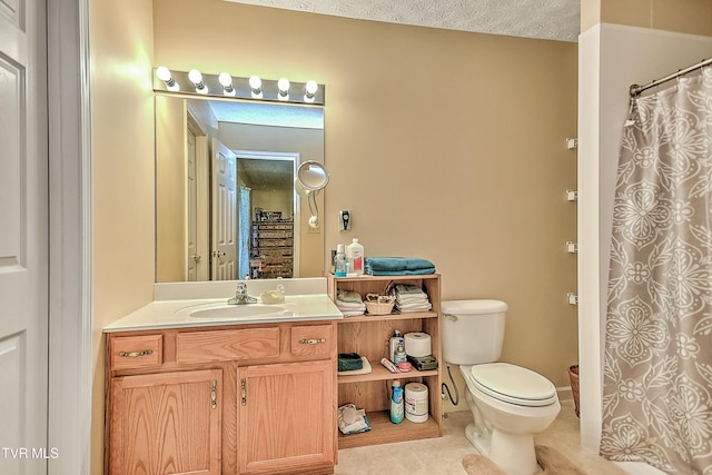 929 Cornerstone Ct, Kingsport, TN 37660 - bathroom with vanity, a shower with curtain, and tile patterned flooring