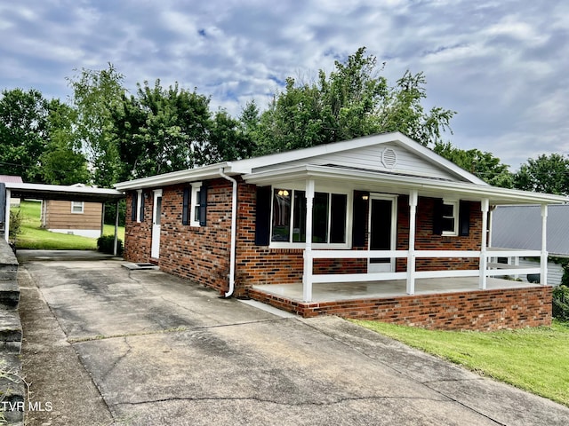 318 Cypress St, Mount Carmel, TN 37645 - photo 1