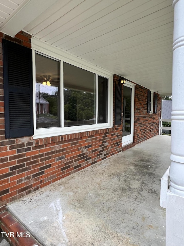 318 Cypress St, Mount Carmel, TN 37645 - photo 2