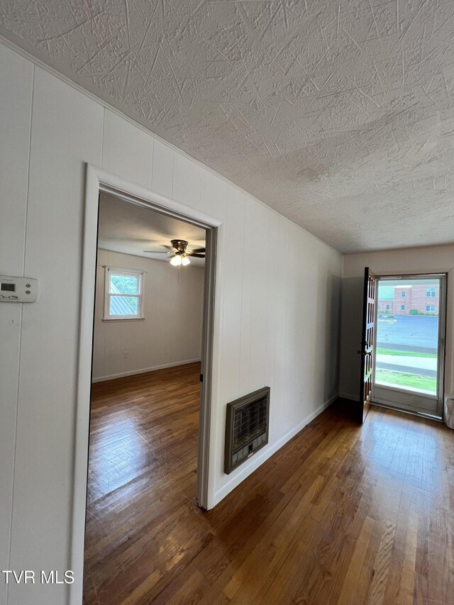 318 Cypress St, Mount Carmel, TN 37645 - photo 5