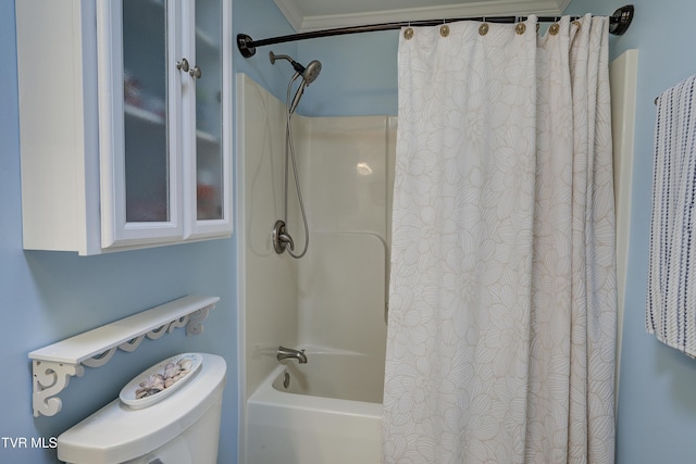 2146 Buttercup Ln, Limestone, TN 37681 - full bath featuring shower / bathtub combination with curtain and crown molding